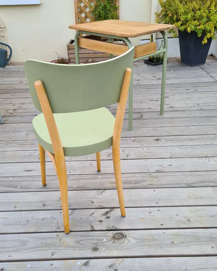 Bureau d'écolier et sa chaise Baumann