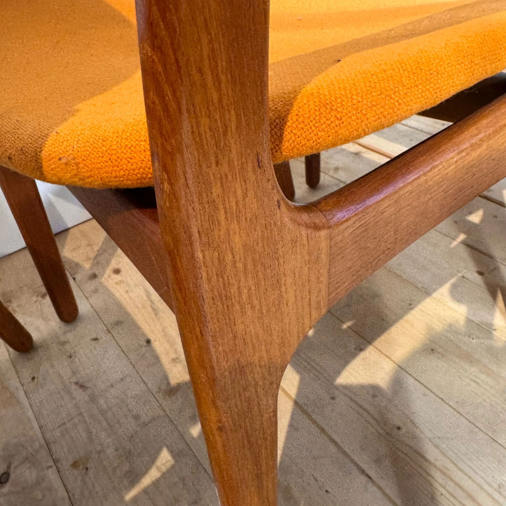 6 fauteuils par Erik Buch, années 1960