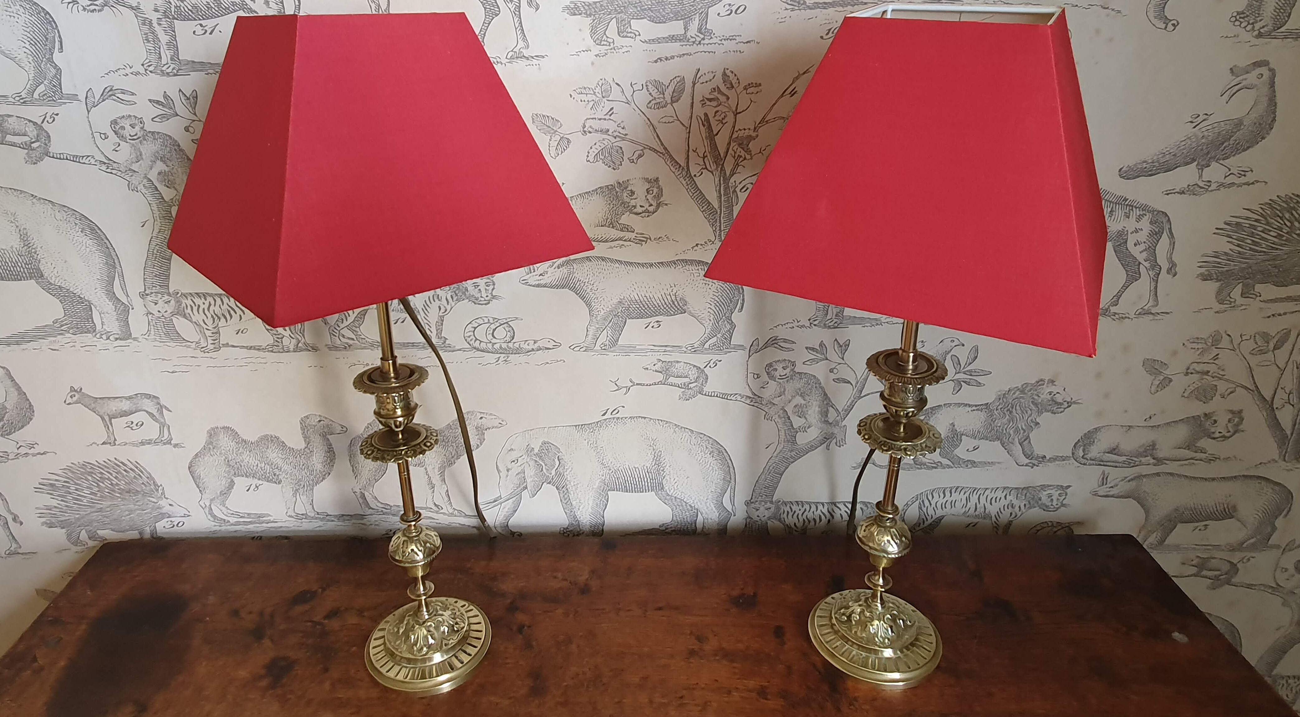 Duo de lampes en laiton abat-jour rouge