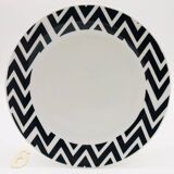 6 Porcelain dessert plates. Monochrome.