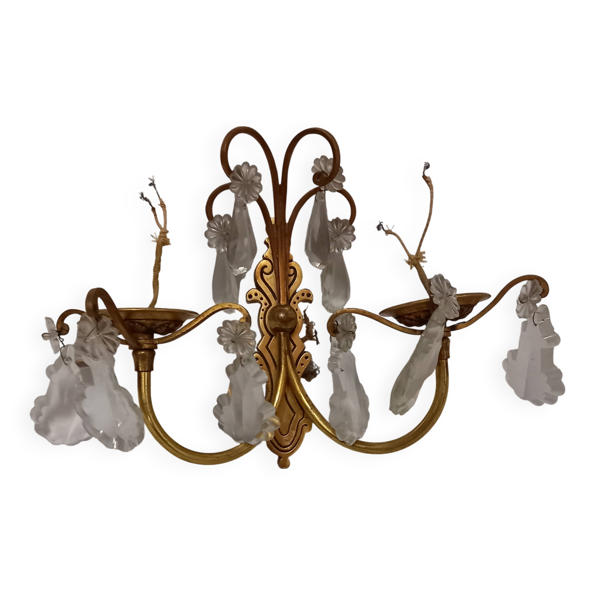 Antique wall lamp in gilded metal with cut crystal tassels