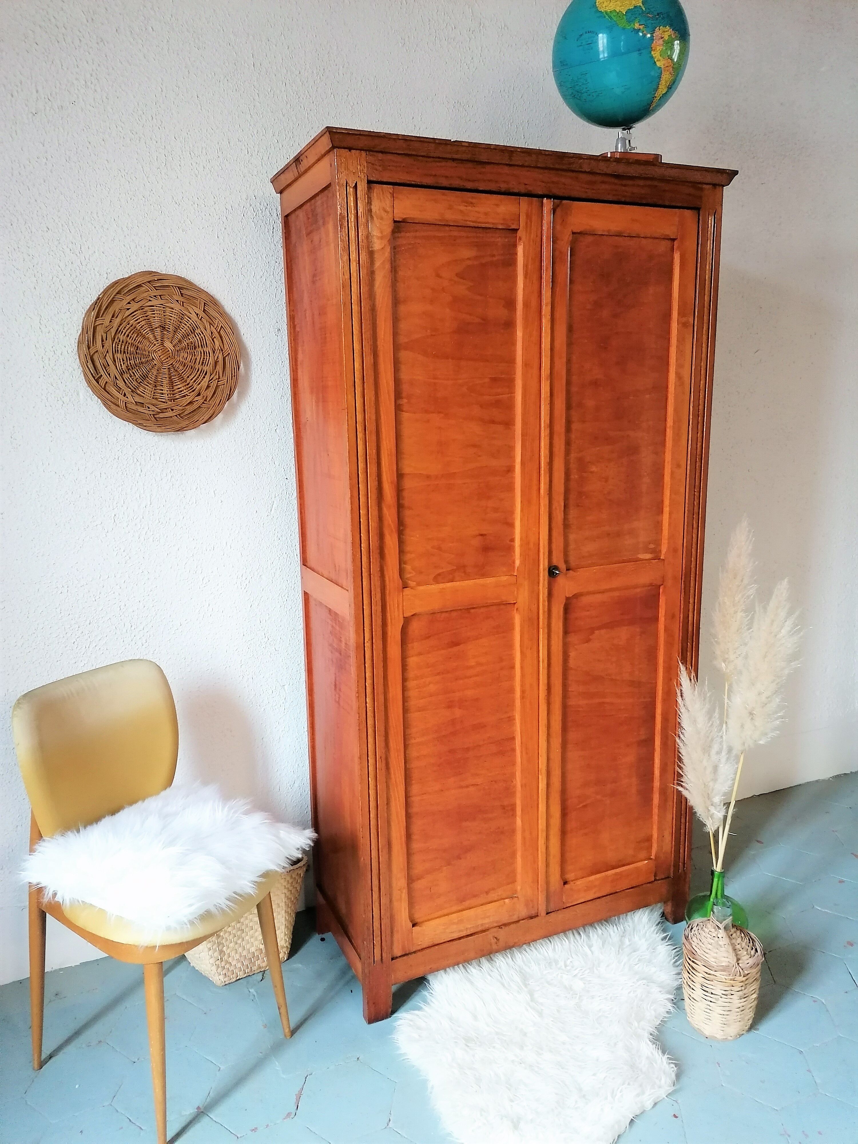 Armoire parisienne