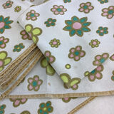 Vintage rectangular tablecloth & 8 towels