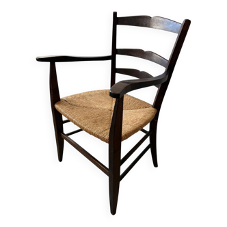 Vintage solid wood chair with a straw seat – Chic country style