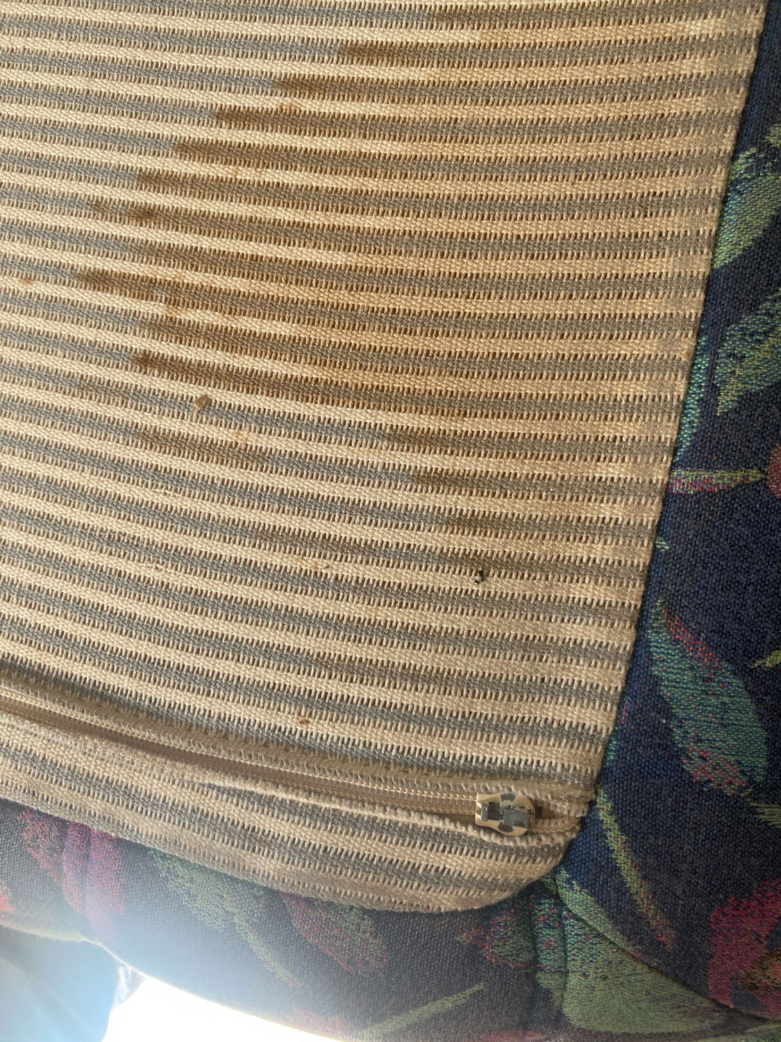 Shoe cabinet with its pouf by Michel Ducaroy for Ligne Roset.