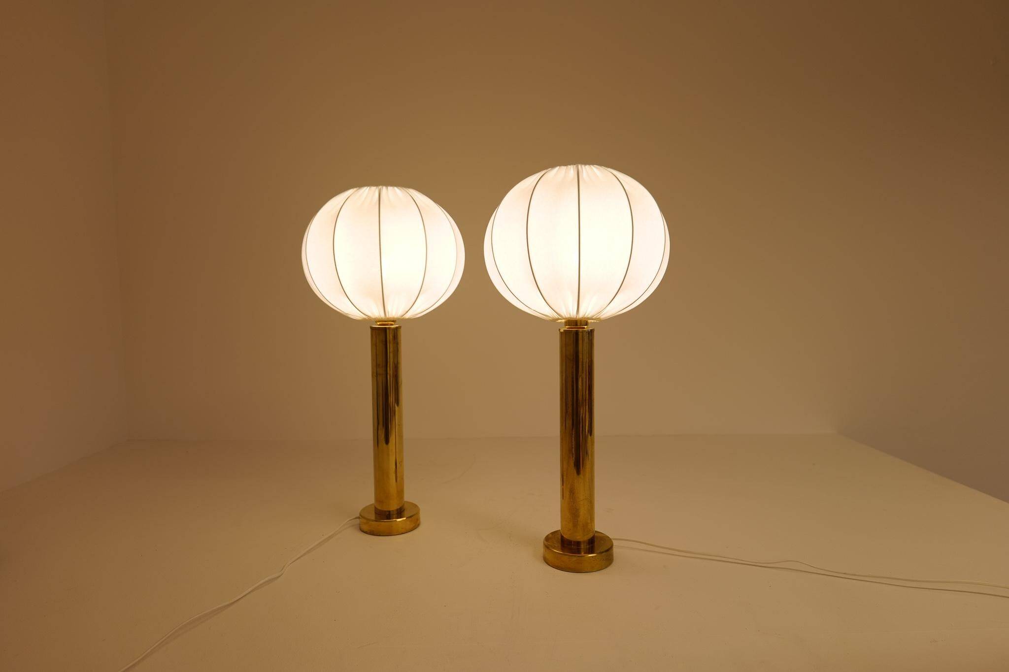Pair of mid-century brass table lamps by Kosta Elarmatur, Sweden, 1960s.