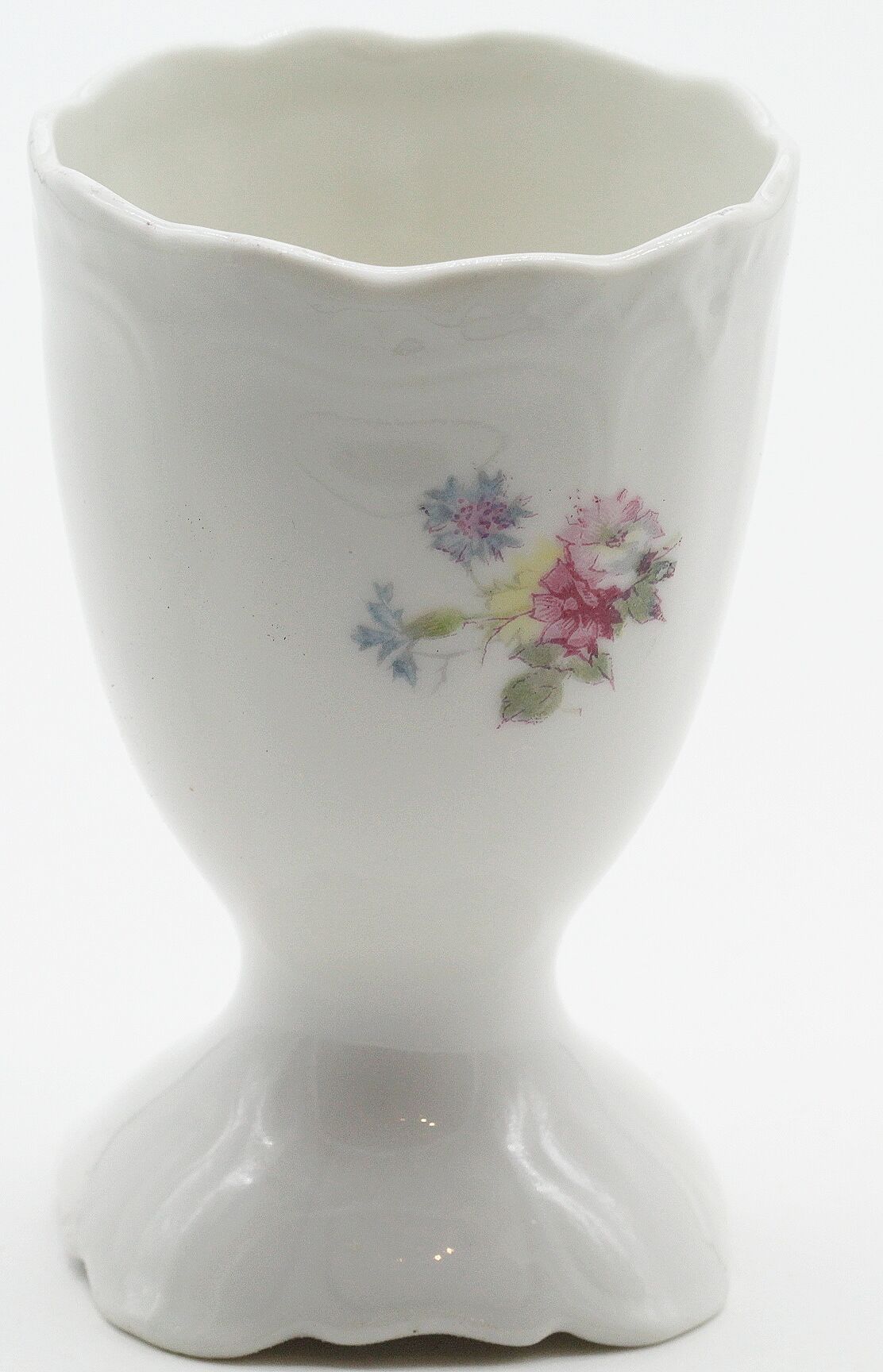 Large cockroaches limoges flowers