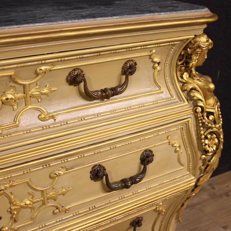 Commode italienne laquée et dorée du 20e siècle
