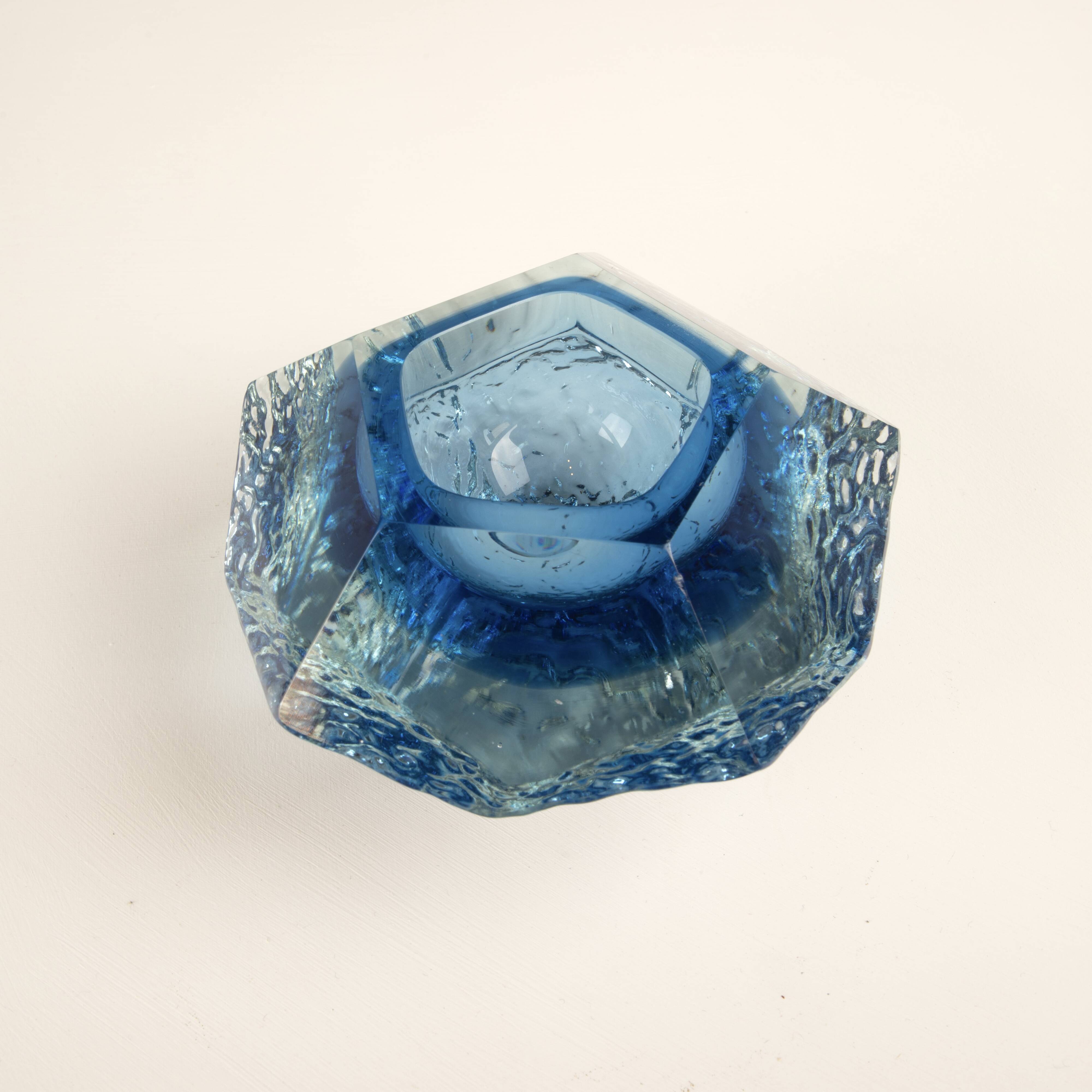 Sculptural submerged glass ashtray by Gianfranco Mandruzzato Murano