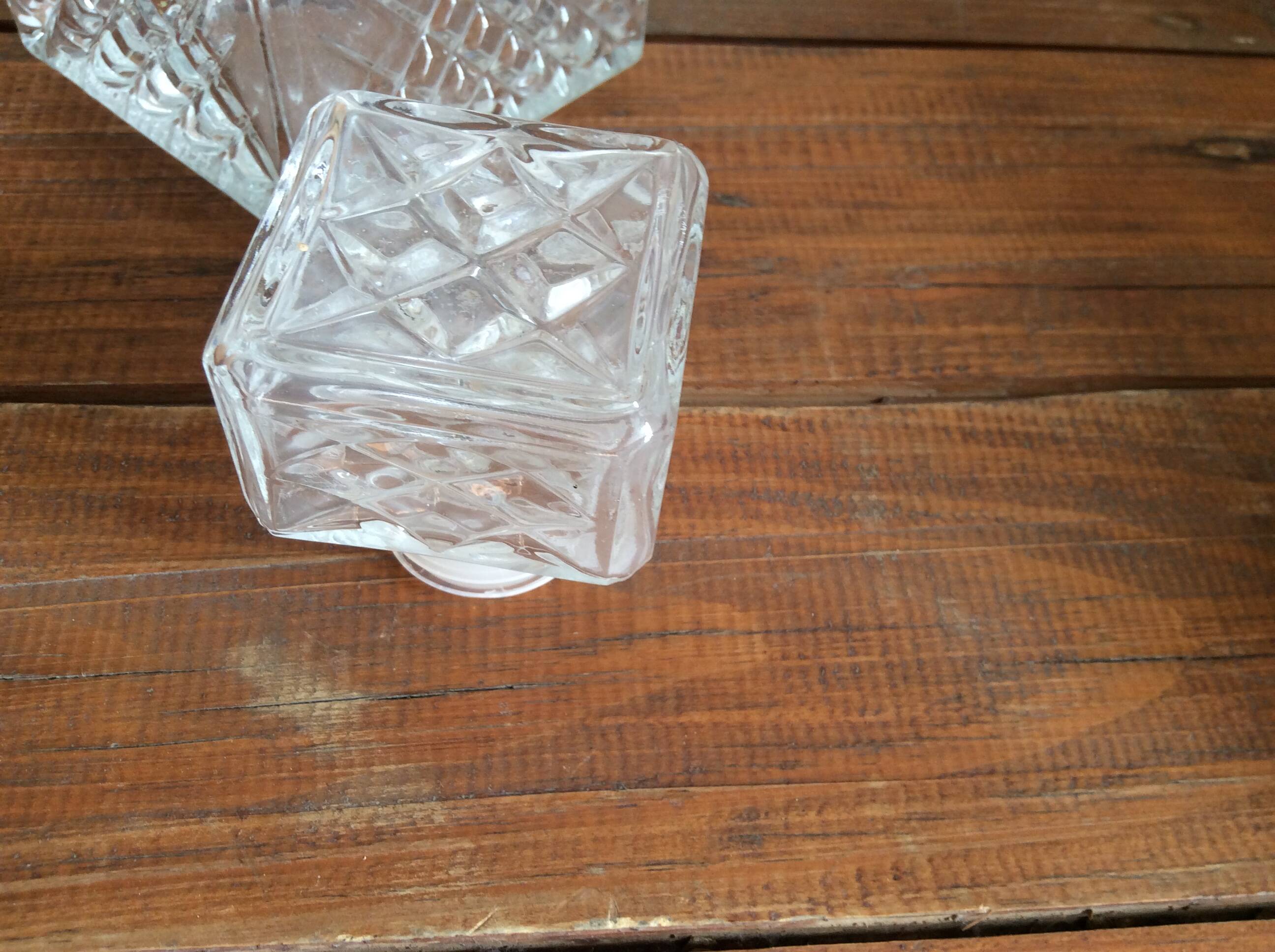 Whiskey decanter