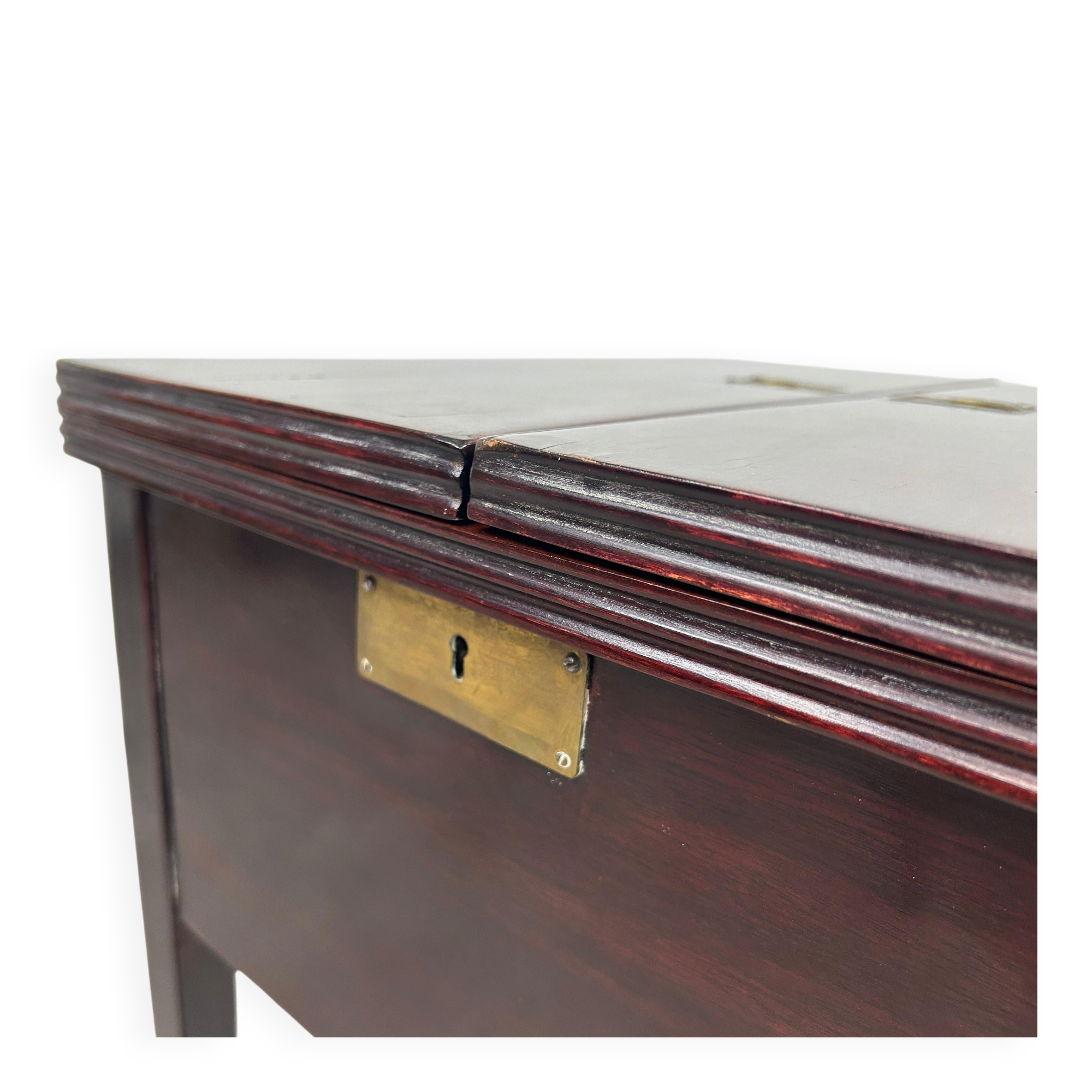 Smoking table Secession by Portois & Fix