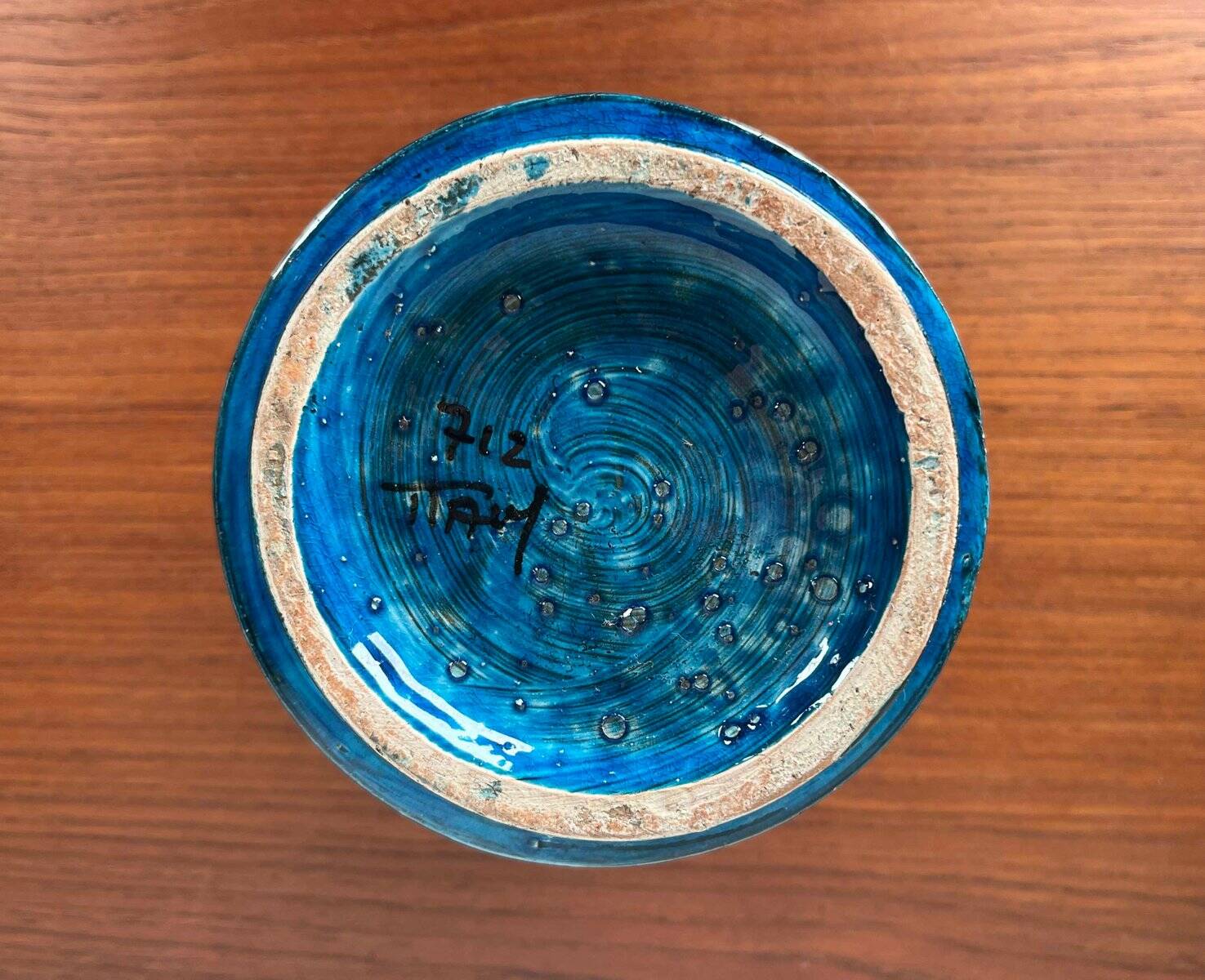 Mid-century Italian pottery vase from the Rimini Blu studio by Aldo Londi for Bitossi, 1960s.