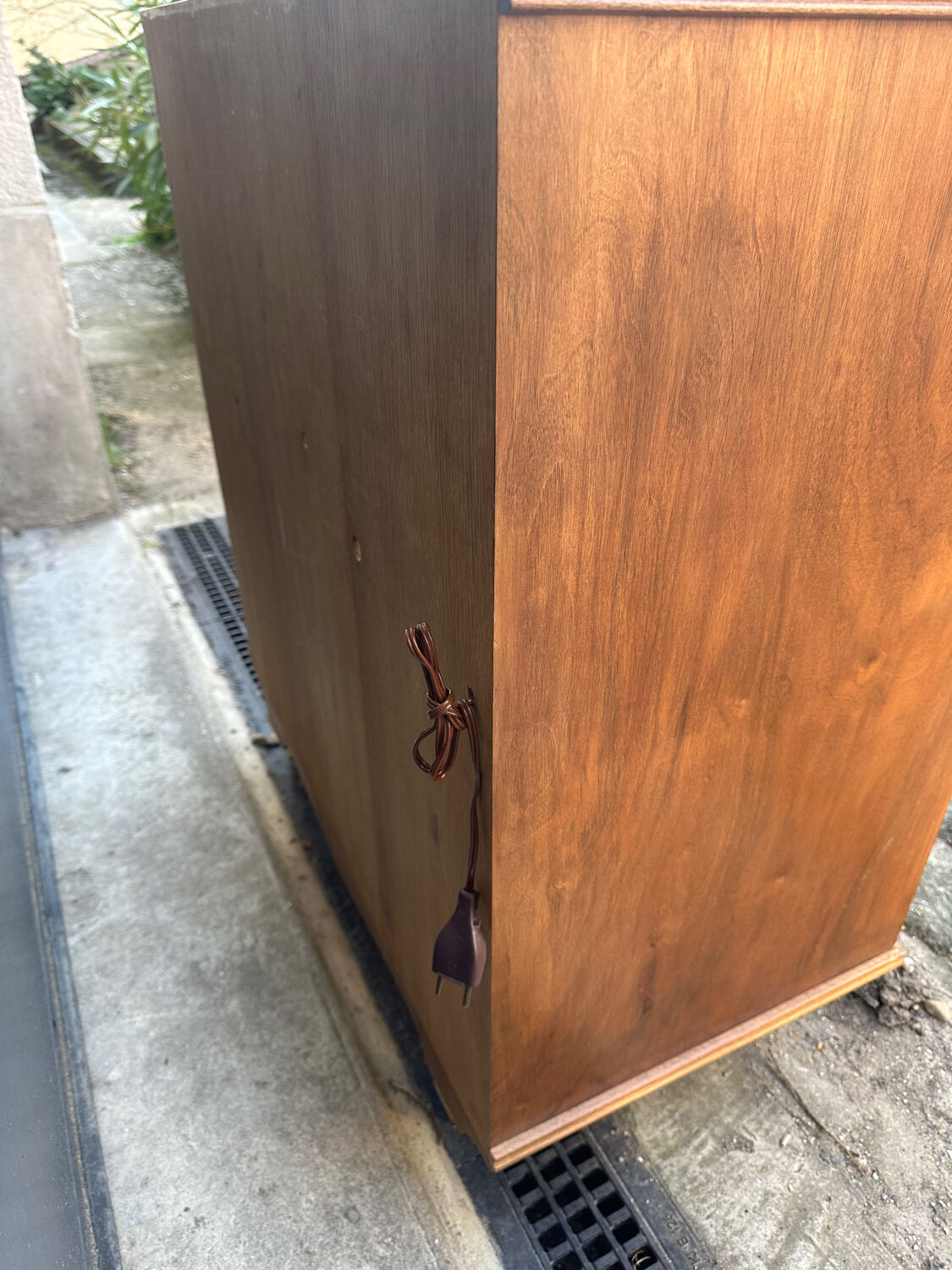 Antique roulette bar