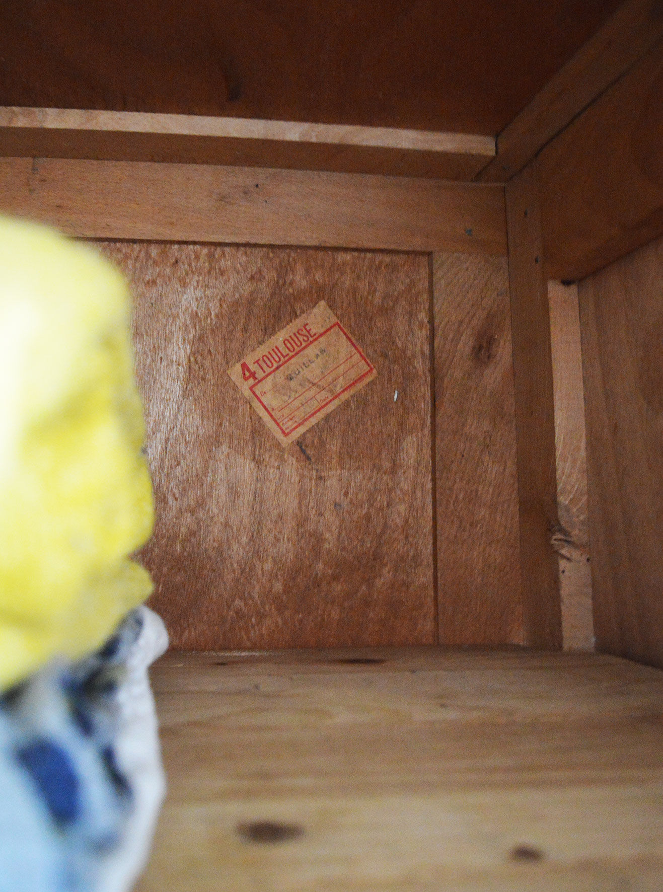 Wardrobe in blond wood