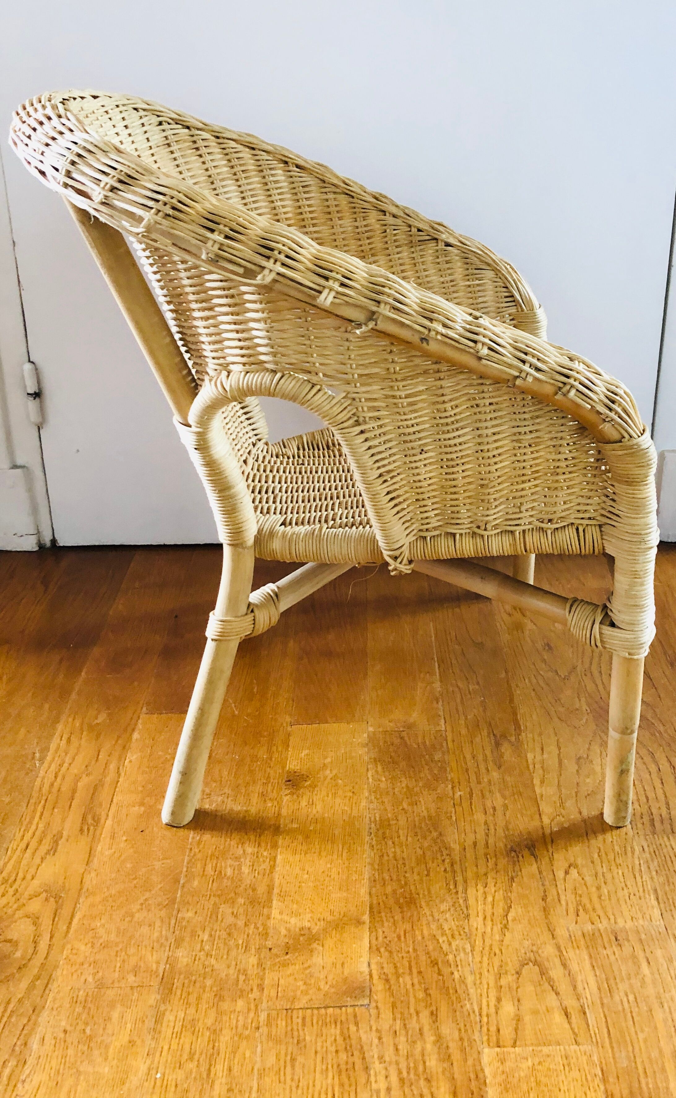 Wicker child chair