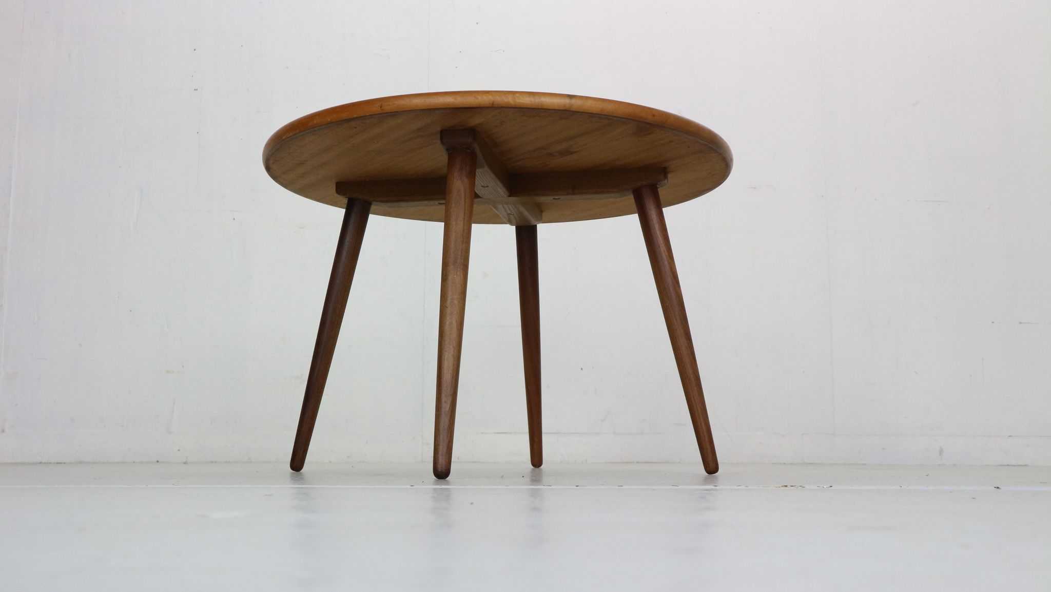 Table basse ronde scandinave en teck moderne, Danemark des années 1960