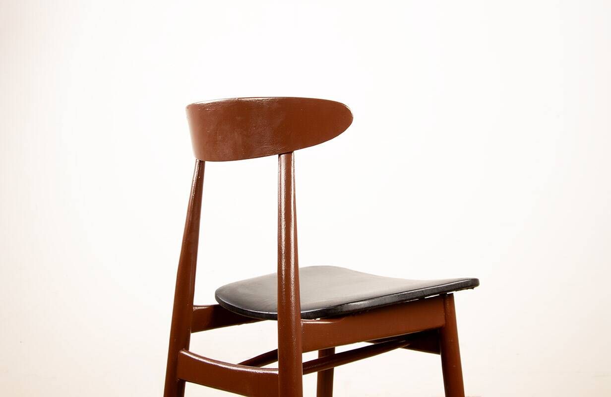 Set of 6 Thonet dining chairs, in brown lacquered wood and black leatherette, 1960.