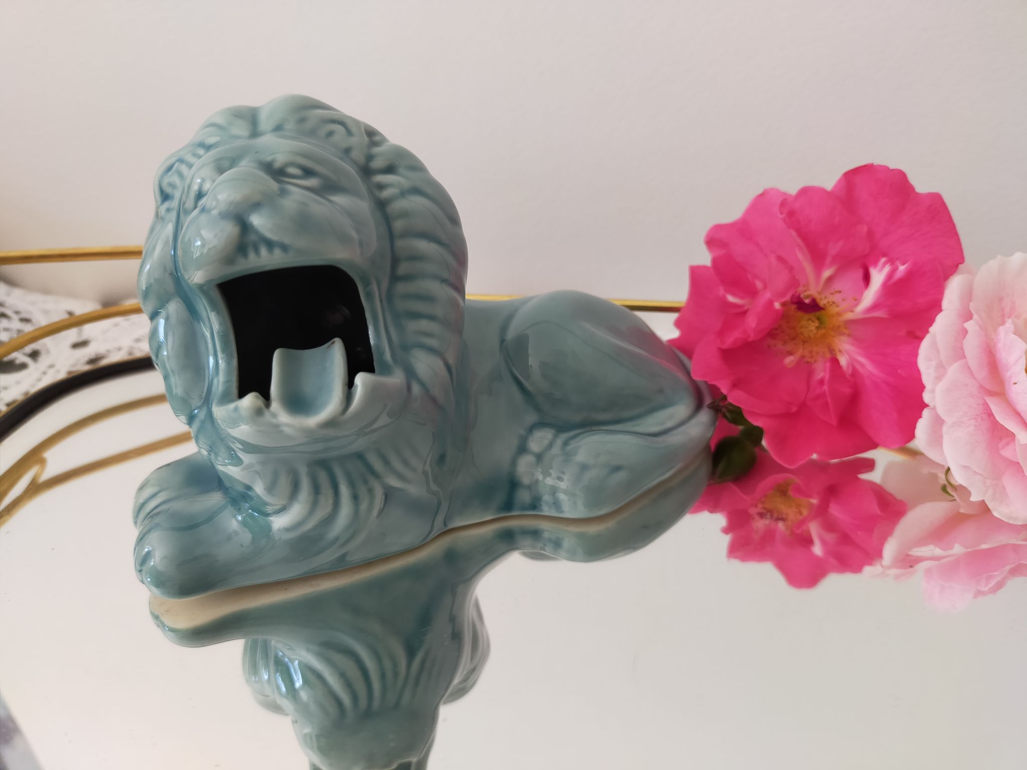 Ashtray vintage ceramic zoomorphic "lion" glaze light blue vintage of the 50s