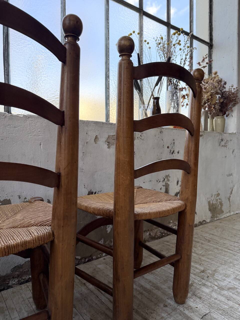 Set of 4 oak and straw chairs Dudouyt 1940