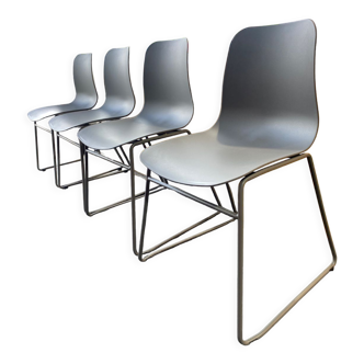 Set of 4 grey polycarbonate chairs