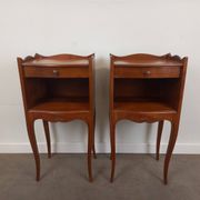 Paire de tables de chevet style Louis XV