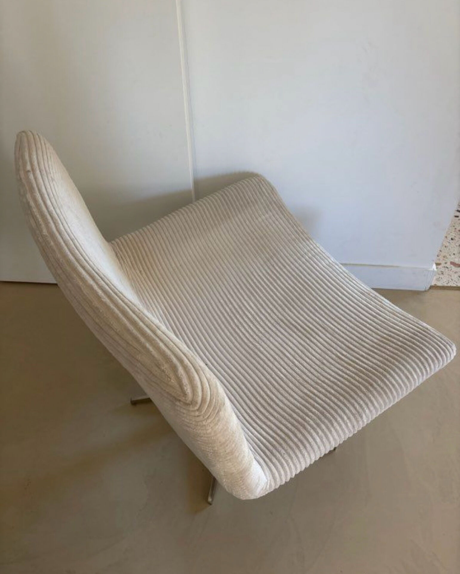 Vintage swivel chair
