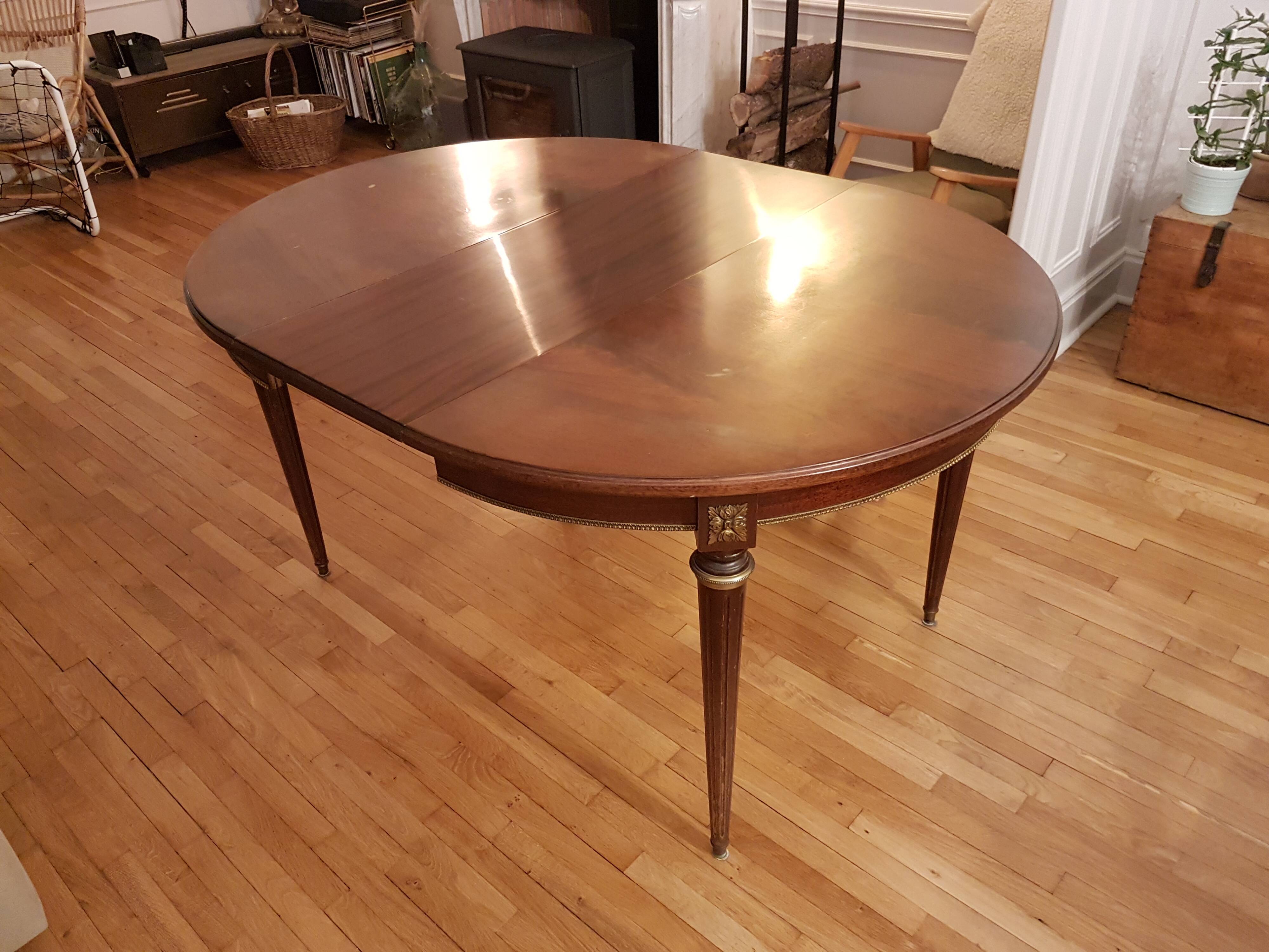 Louis XVI-style dining table