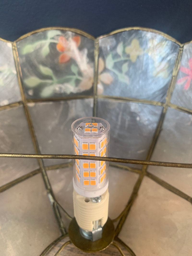 Mother-of-pearl and brass wall lamp