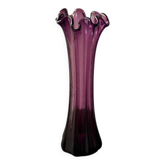 Mid-century vintage purple glass soliflore vase