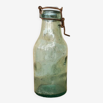 Bottle of L’Idéale milk capacity 1L