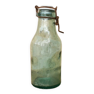 Bottle of L’Idéale milk capacity 1L