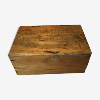 Box advertising the cheap, home Aristide Boucicaut wooden