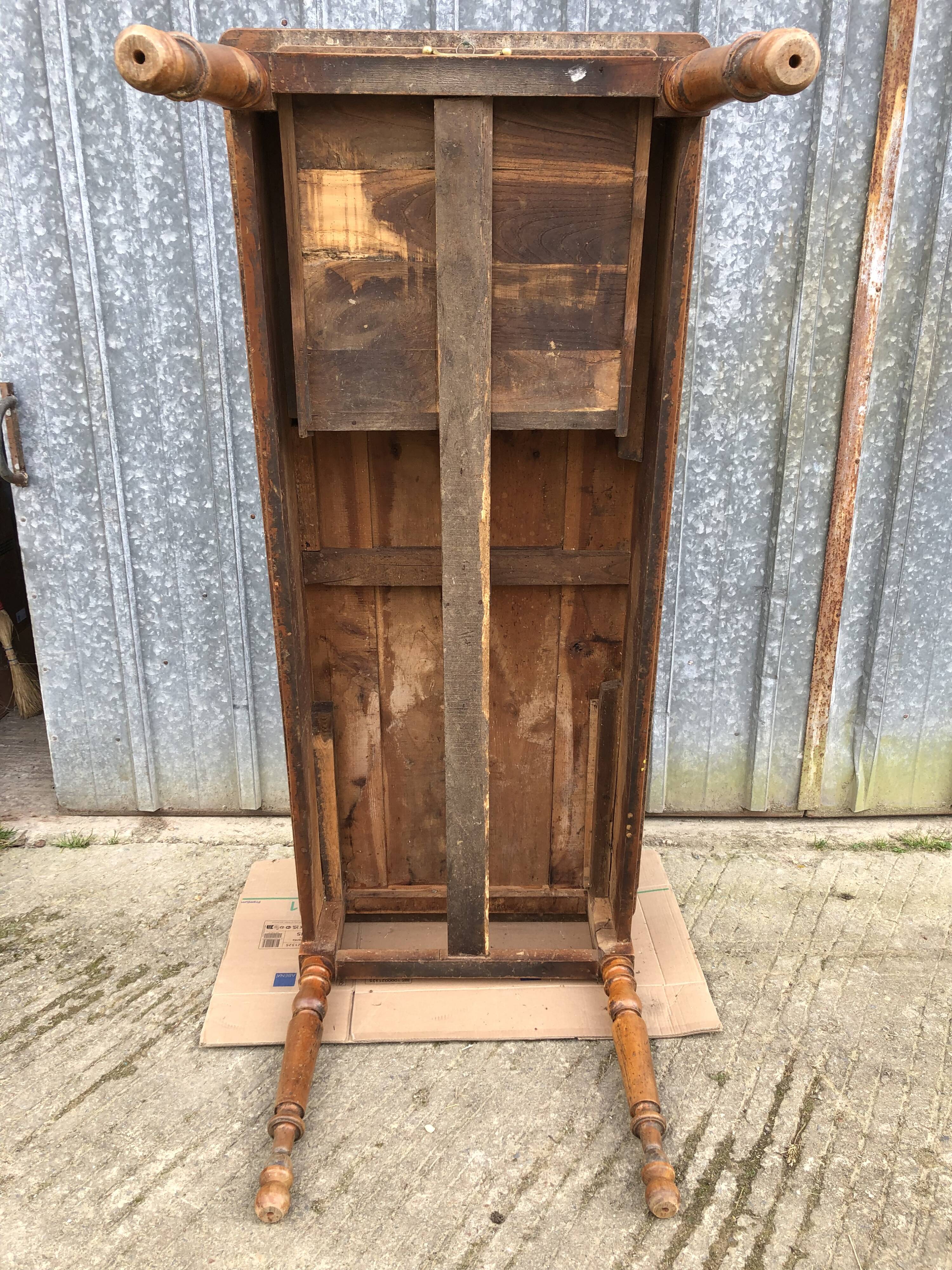 Antique cherry farmhouse table with 2 drawers and 1 pull-out
