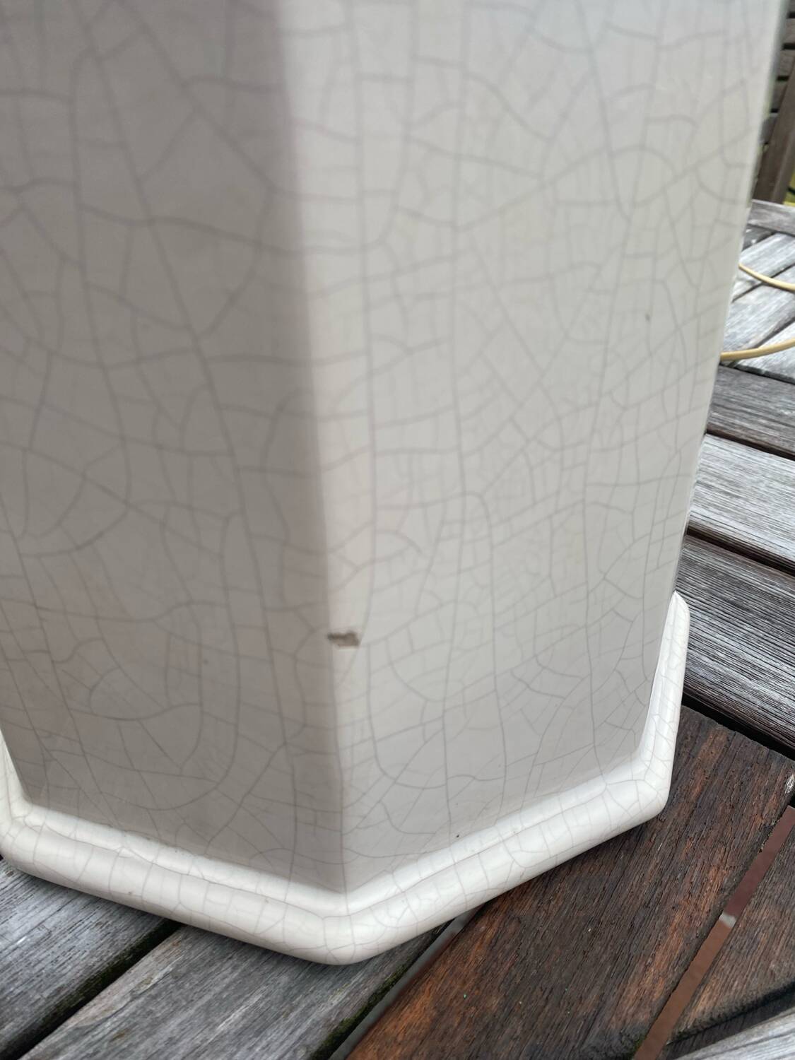 Cracked ceramic lamp