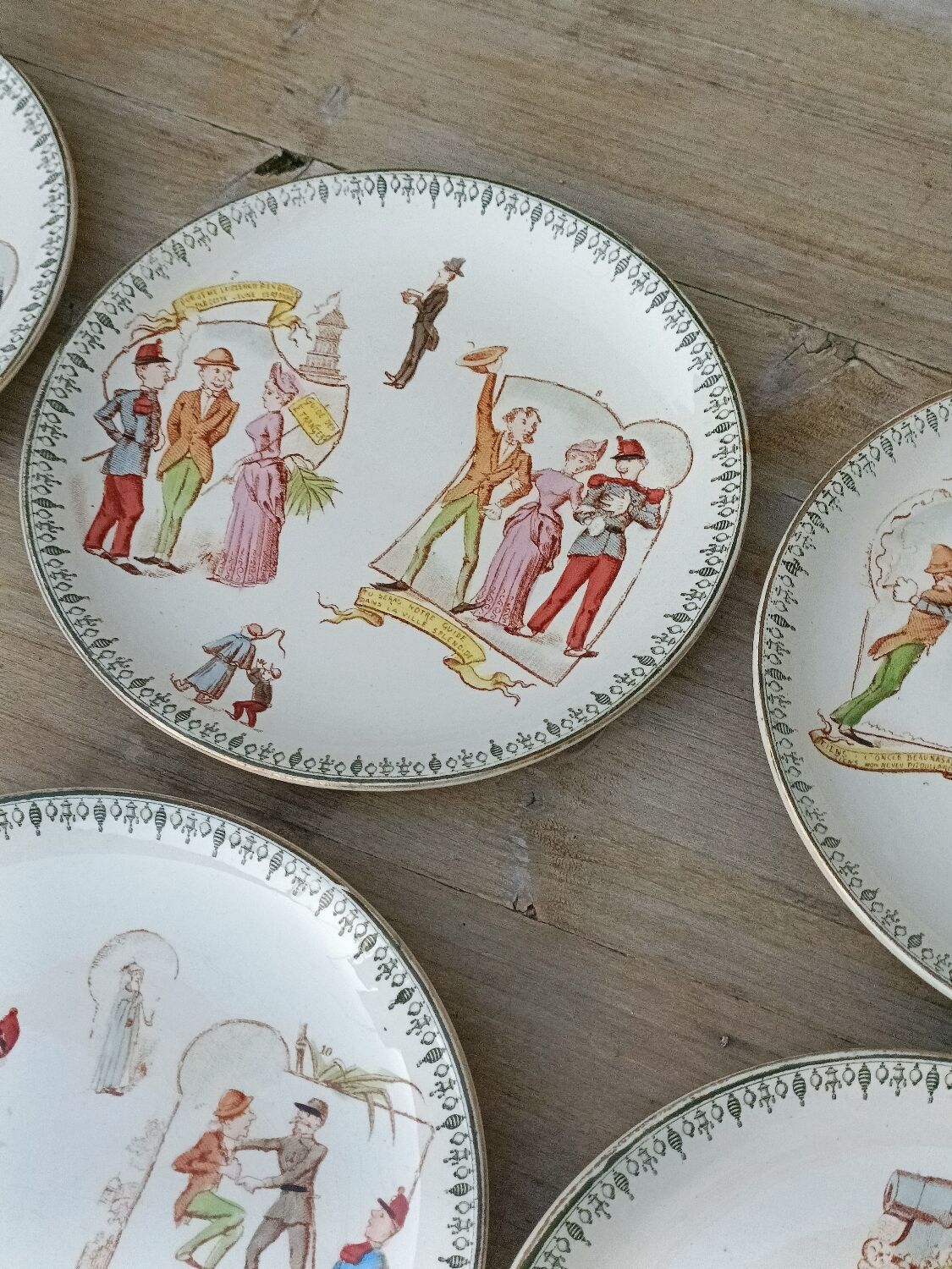 Talking dessert plates, Choisy-le-Roi