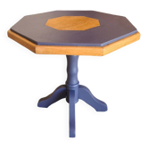 Octagonal wooden coffee table with central leg