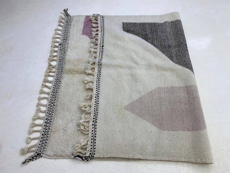 Handmade pure wool Atlas rug, size 200x300 cm.