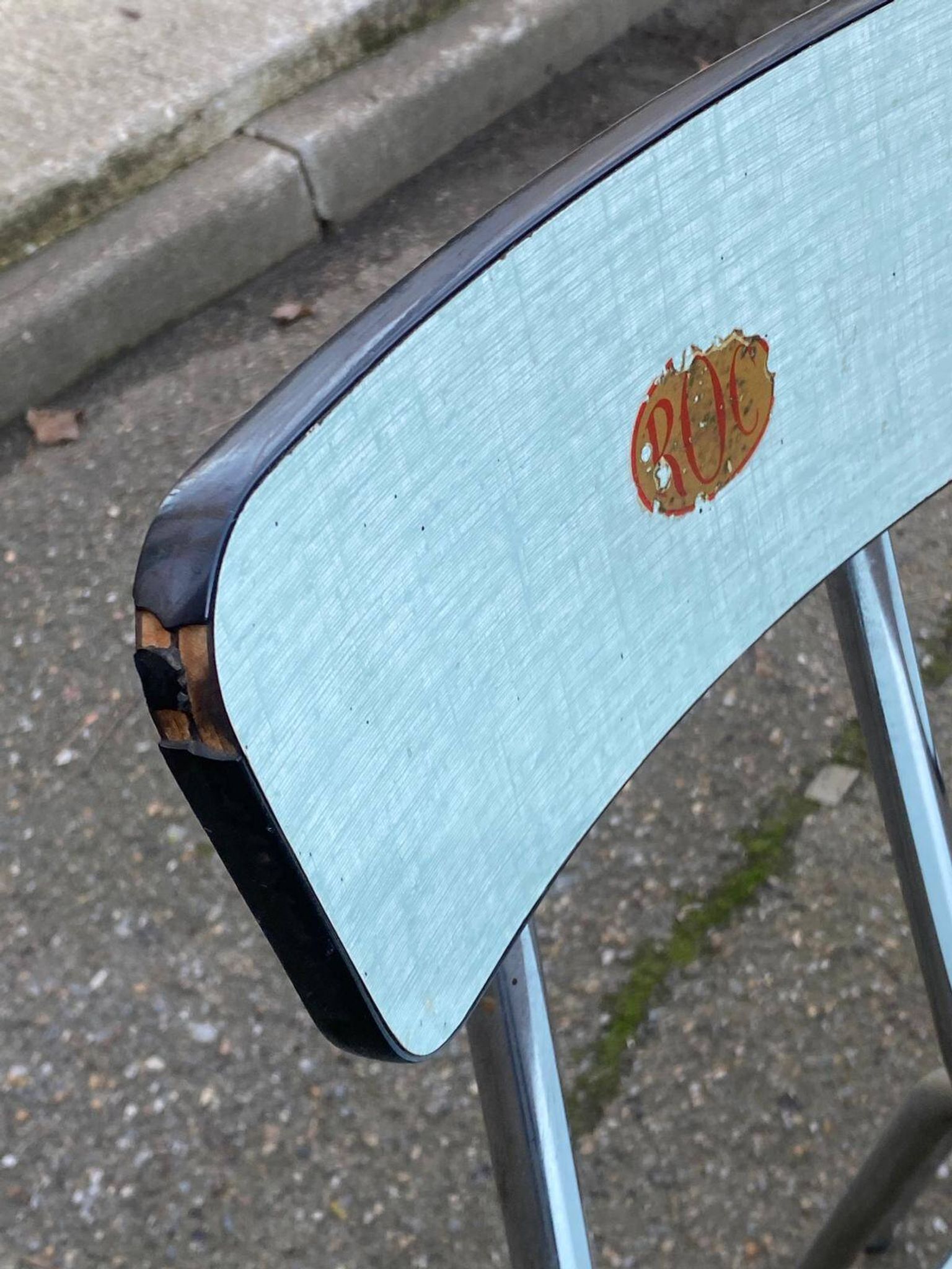 2 chaises formica Roc La Samaritaine bleues années 80