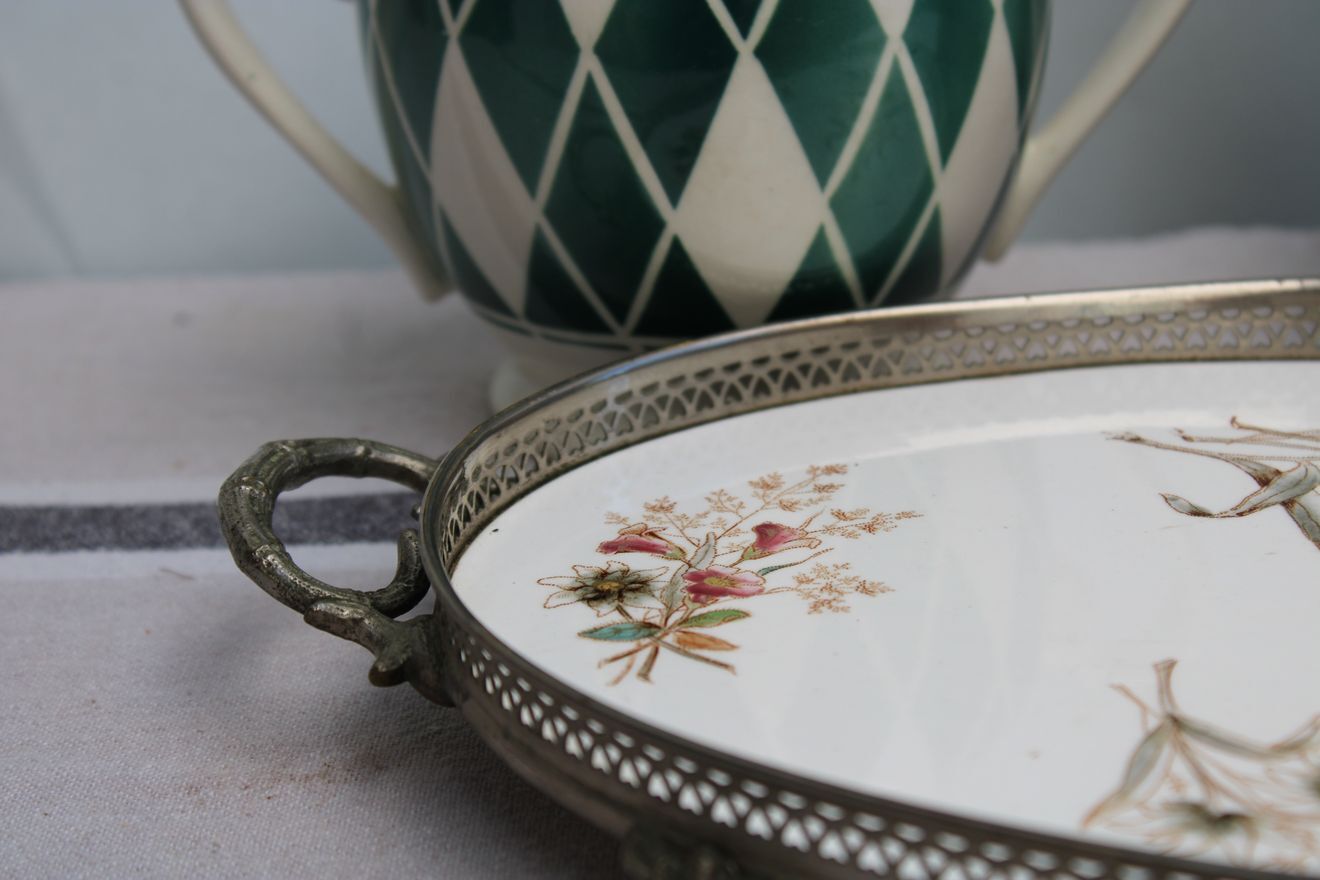 Oval ceramic top