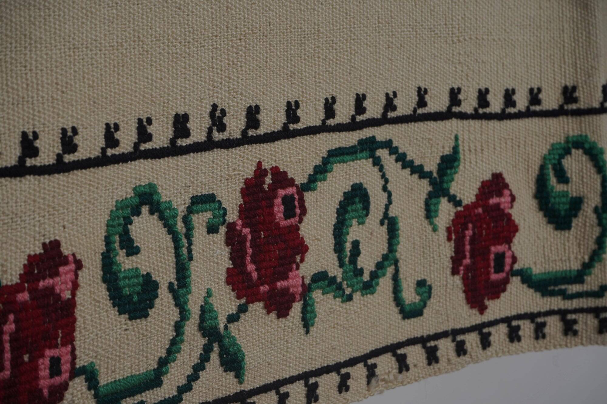 Vintage Turkish kilim handwoven 167x198 cm