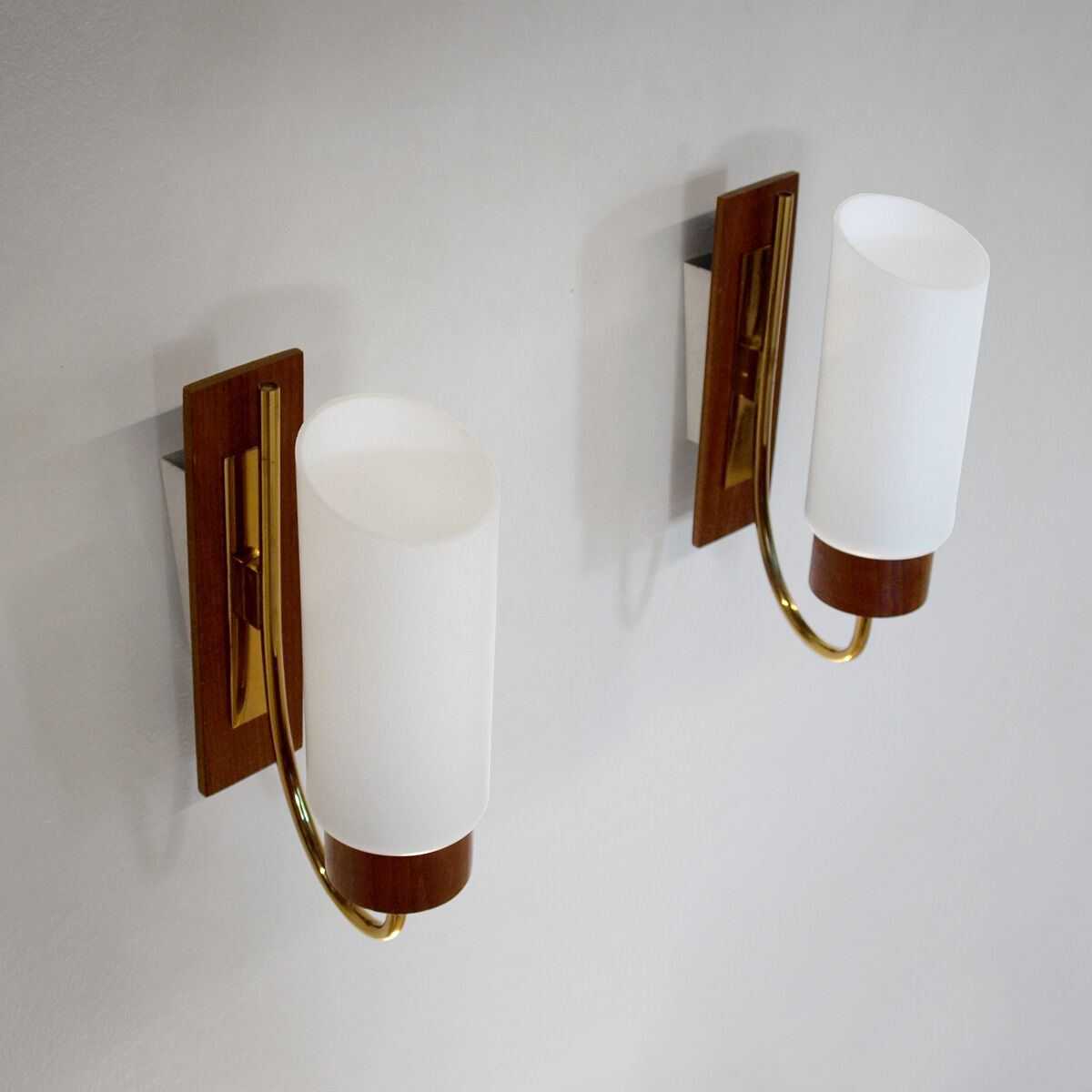 Pair of wall light