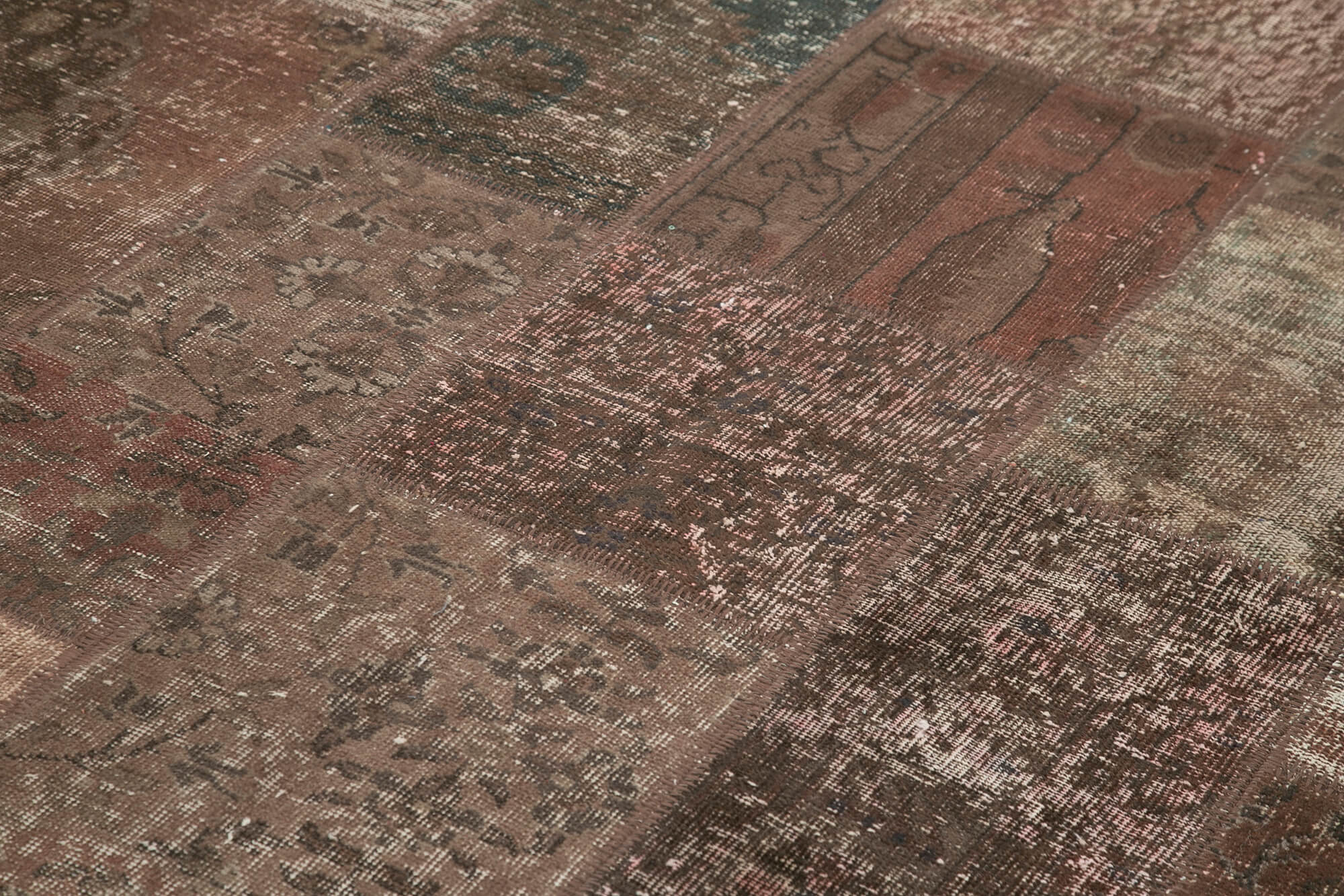 Handwoven turkish 203 cm x 300 cm brown patchwork rug