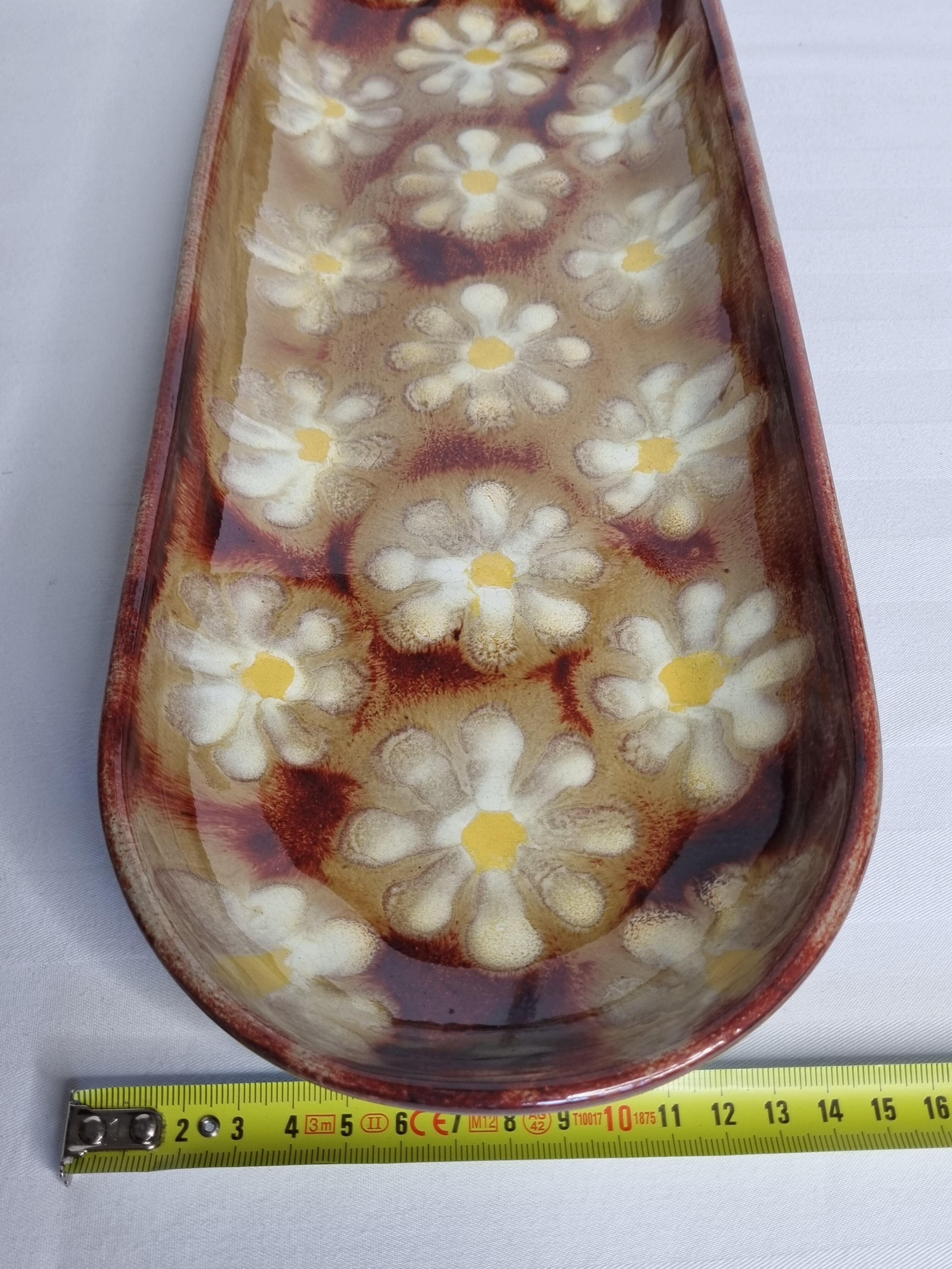 Enamelled terracotta dish decorated with vintage flowers, 40 cm