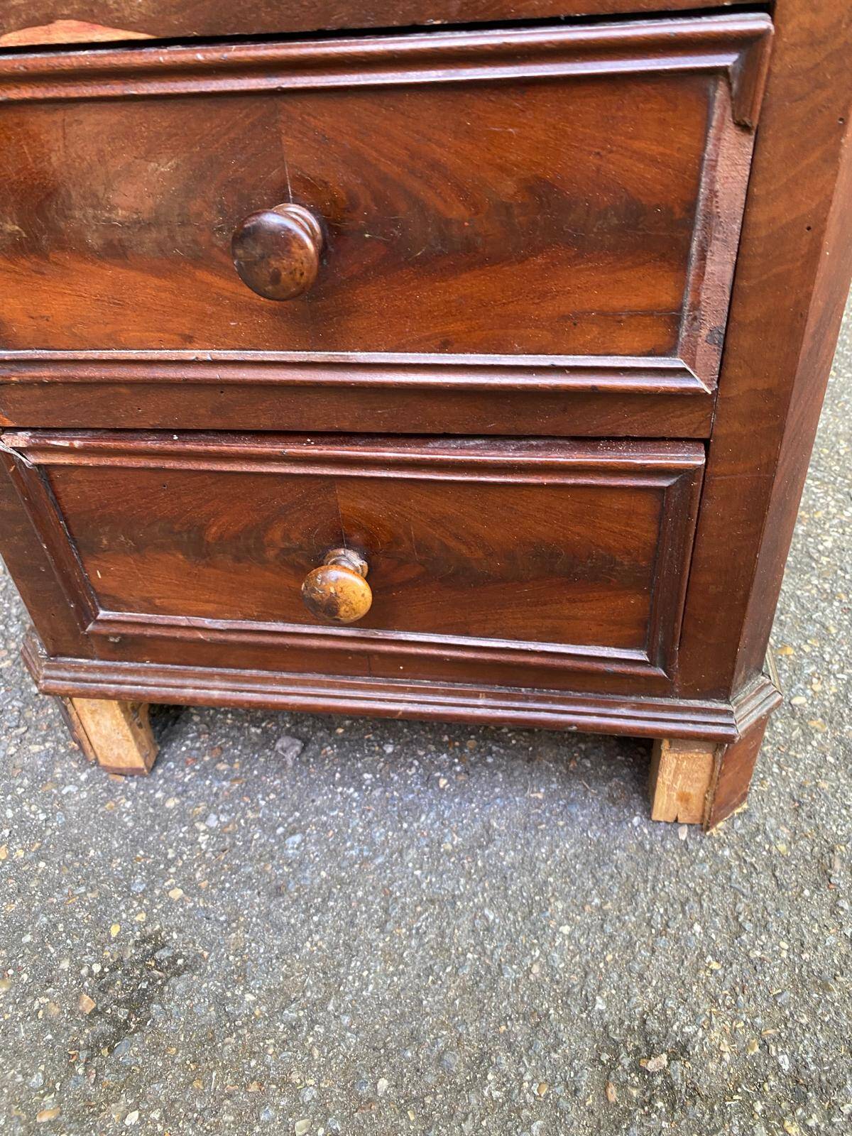 Vintage walnut and marble chest of drawers from 1920.