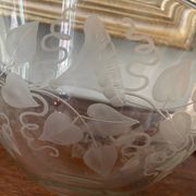 Antique bowl or salad bowl in engraved crystal, floral motif, signed "Delvaux P"