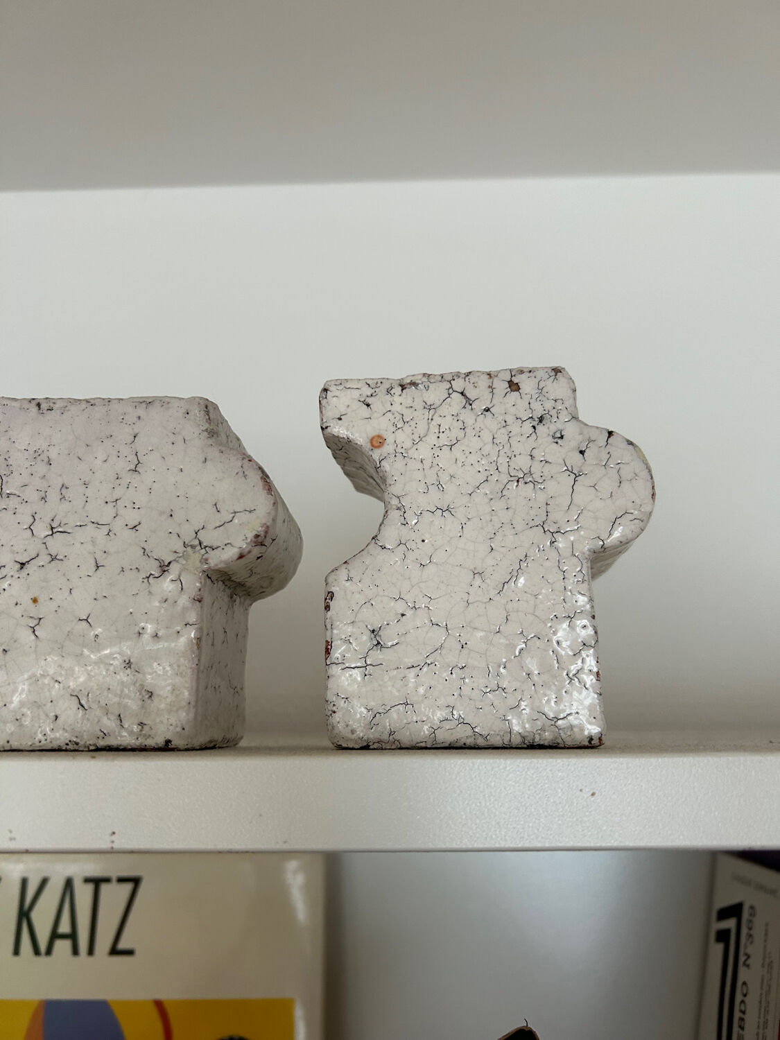 Set of cracked mini-vases