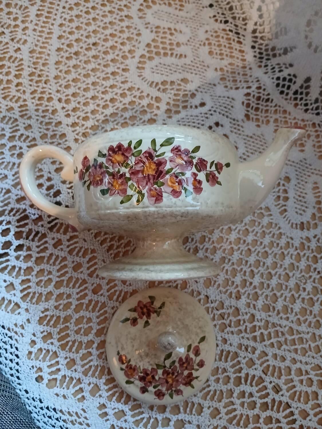 Théière ancienne signée 