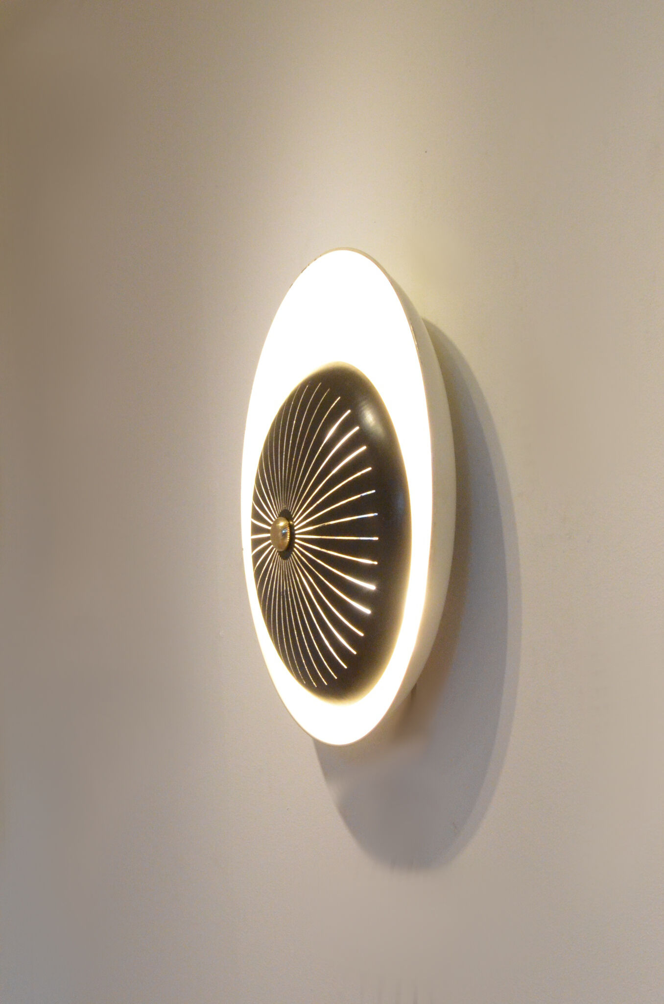 Wall lamp italian metal openwork & brass, 1950