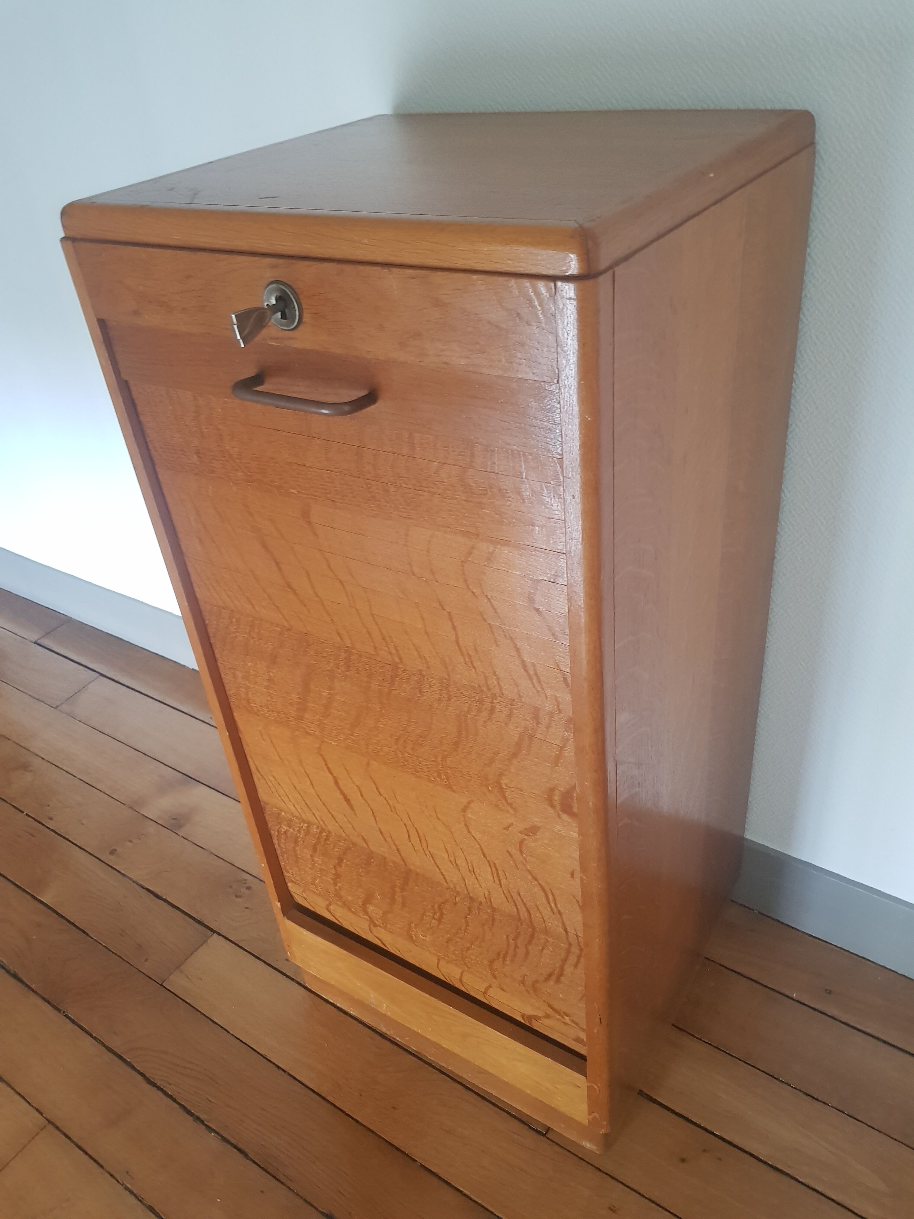 Furniture with a sliding drawer