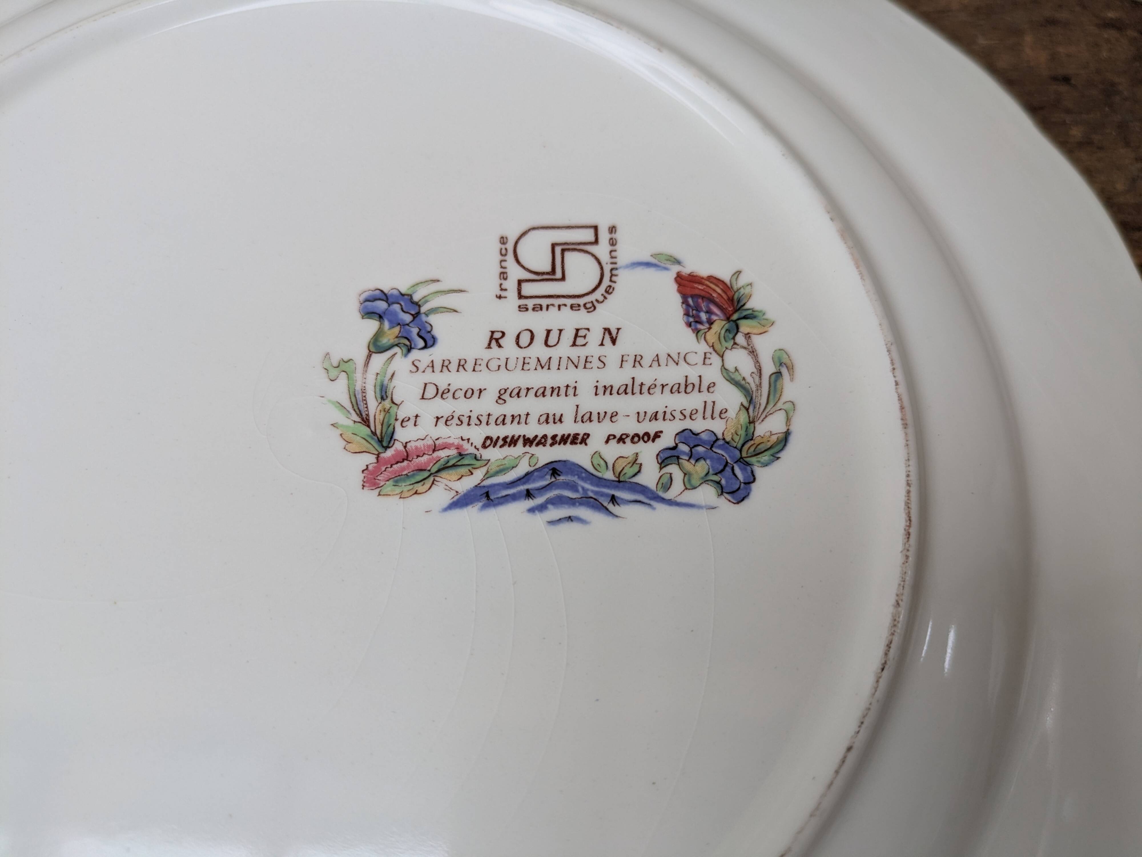 Plate Sarreguemines France model Rouen decoration flowers and insects 25.5cm